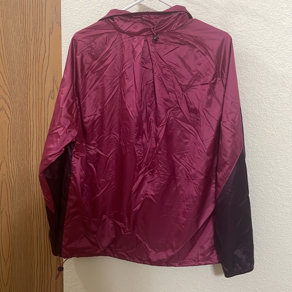 Under Armour Celliant Women’s Lightweight Recovery Jacket in Purple- Size Large - Picture 3 of 9